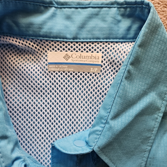Blue Columbia Shirt size S EUC - Picture 3 of 4